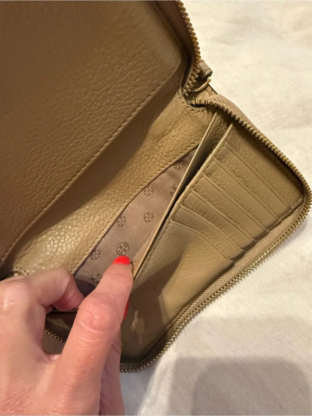 Tory Burch Pebbled Leather Zip Wallet - Olive Taupe